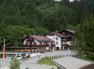 Hotel Gundl Alm: 外景视图