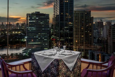Rembrandt Hotel and Suites Bangkok: 餐厅