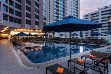 Rembrandt Hotel and Suites Bangkok: Pool