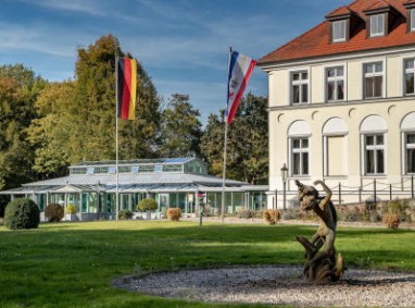 Seeschloss Schorssow: Exterior View
