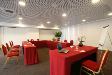 Golden Tulip Plaza Caserta: 회의실