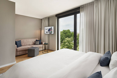 June Six Hotel Berlin City West: Room