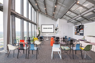 Design Offices München Highlight Towers: 会议室