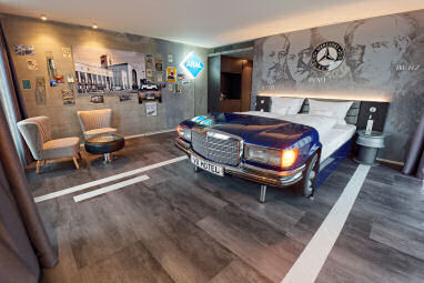 V8 HOTEL Motorworld Region Stuttgart: Chambre