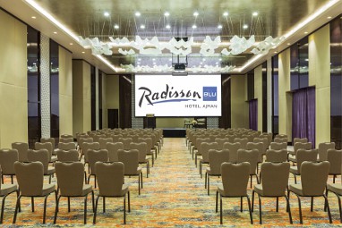 Radisson Blu Hotel Ajman: Salone