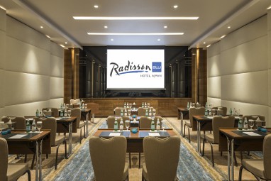 Radisson Blu Hotel Ajman: Sala de conferências