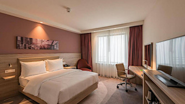 Hampton by Hilton Frankfurt City Centre East: Room