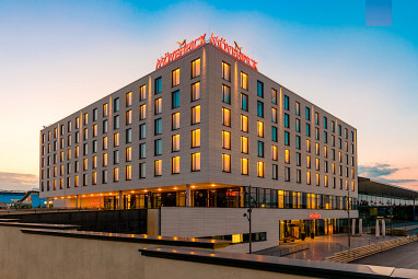 Mövenpick Hotel Stuttgart Messe & Congress: Vista externa