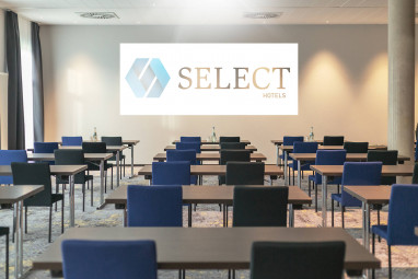 Select Hotel Augsburg: конференц-зал