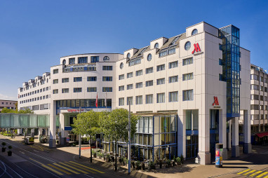 Basel Marriott Hotel: Вид снаружи