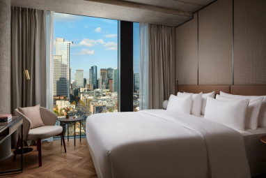 NH Collection Frankfurt Spin Tower: Room