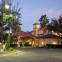 La Quinta Inn & Suites by Wyndham Houston West Park 10